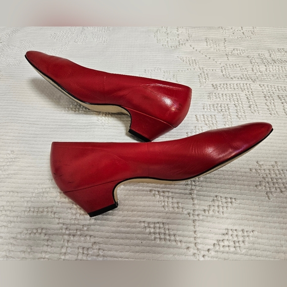 Vintage Red Heels - Picture 6 of 10